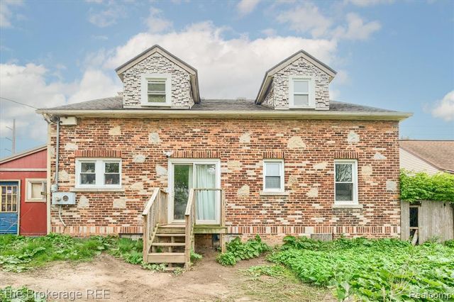 1410 W Atherton Road, Flint, MI 48507
