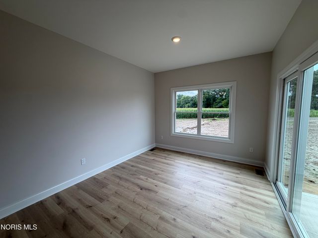 1307 Limerick Lane, Waterville, OH 43566
