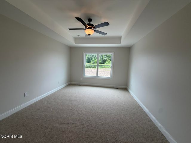 1307 Limerick Lane, Waterville, OH 43566