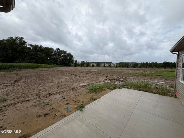 1307 Limerick Lane, Waterville, OH 43566