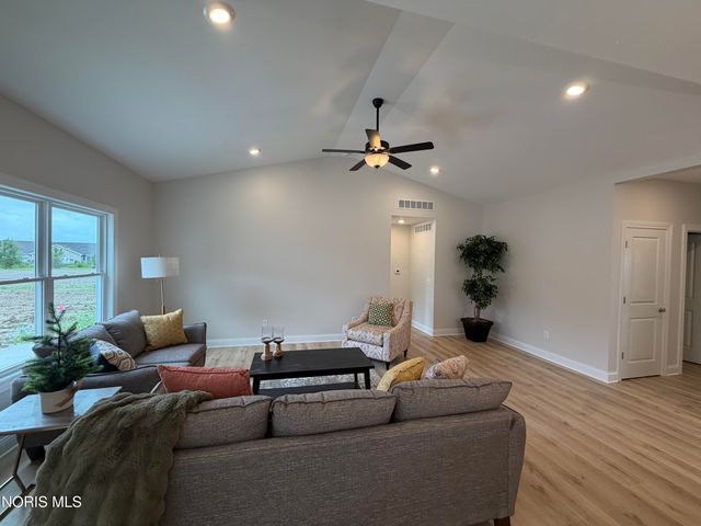 1307 Limerick Lane, Waterville, OH 43566
