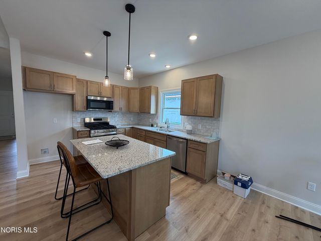 1307 Limerick Lane, Waterville, OH 43566