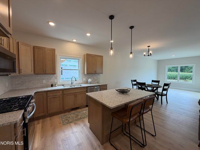 1307 Limerick Lane, Waterville, OH 43566
