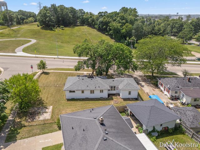 2530 De Hoop Avenue Sw, City Of Wyoming, MI 49509