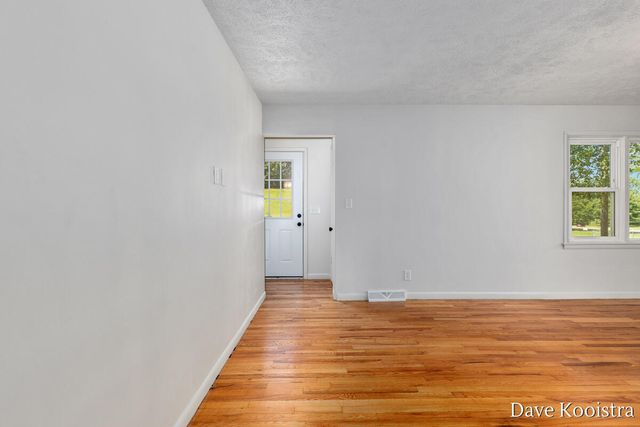 2530 De Hoop Avenue Sw, City Of Wyoming, MI 49509