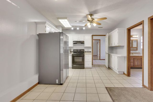3243 Dixon Road SW, Pataskala, OH 43062