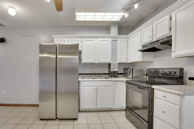 3243 Dixon Road SW, Pataskala, OH 43062