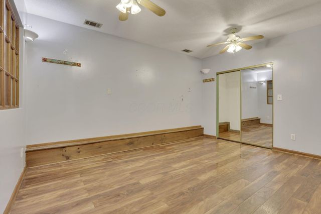 3243 Dixon Road SW, Pataskala, OH 43062