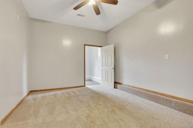 3243 Dixon Road SW, Pataskala, OH 43062