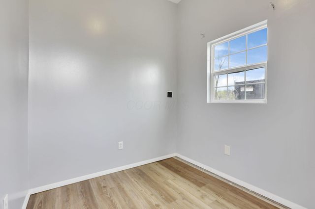 3243 Dixon Road SW, Pataskala, OH 43062