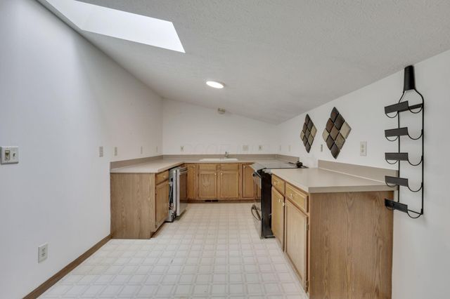 3243 Dixon Road SW, Pataskala, OH 43062