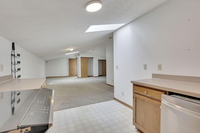 3243 Dixon Road SW, Pataskala, OH 43062