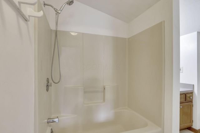 3243 Dixon Road SW, Pataskala, OH 43062