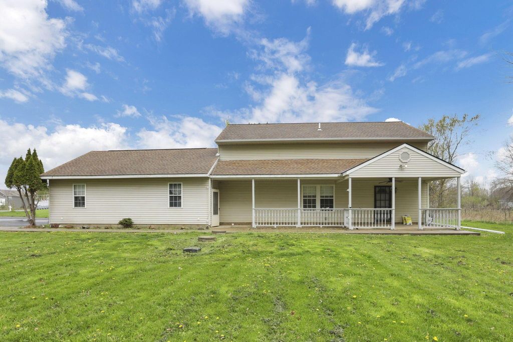 3243 Dixon Road SW, Pataskala, OH 43062