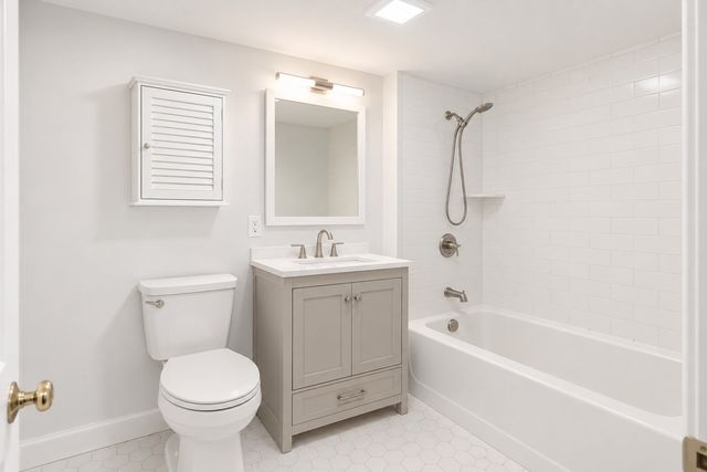 174 Everett St, Boston, MA 02128
