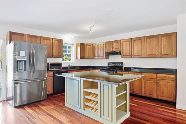 174 Everett St, Boston, MA 02128