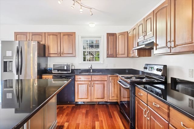 174 Everett St, Boston, MA 02128