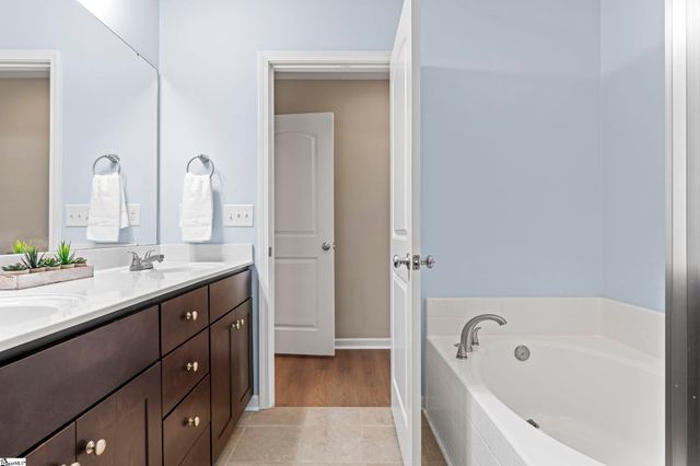 185 Shady Grove Drive, Simpsonville, SC 29681