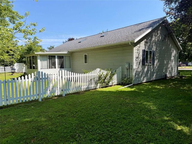 1432 Perry Street, Chippewa Falls, WI 54729