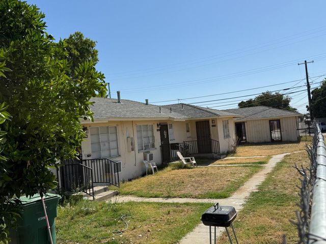 3413 E Normal Avenue, Fresno, CA 93703