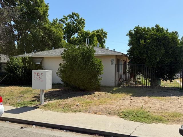 3413 E Normal Avenue, Fresno, CA 93703