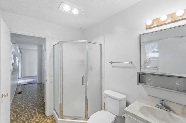 207 Holiday Lane, Central Point, OR 97502