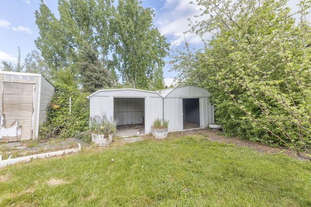 207 Holiday Lane, Central Point, OR 97502