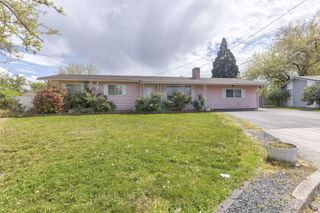 207 Holiday Lane, Central Point, OR 97502