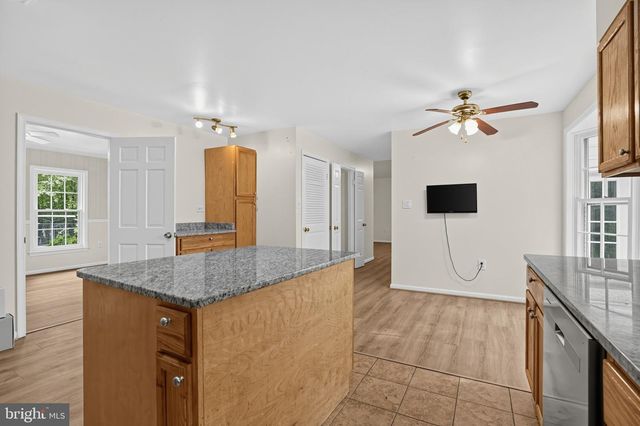 6401 WOLF RUN HUNT, Fairfax Station, VA 22039