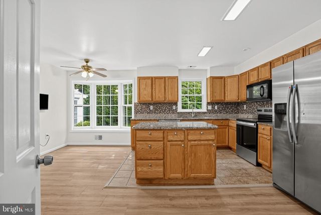 6401 WOLF RUN HUNT, Fairfax Station, VA 22039