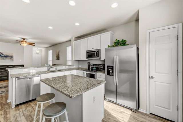 213 Ibis Falls LOOP, Jarrell, TX 76537