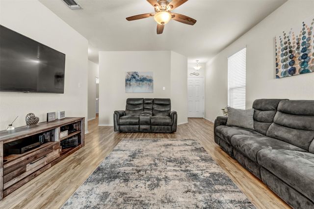 213 Ibis Falls LOOP, Jarrell, TX 76537
