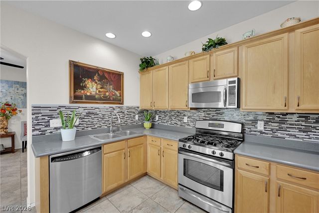 6742 Frances Celia Avenue, Las Vegas, NV 89122