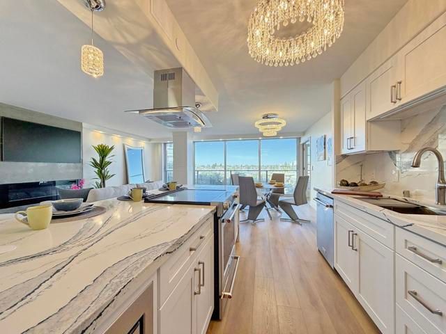 1820 Avenida Del Mundo 208, Coronado, CA 92118