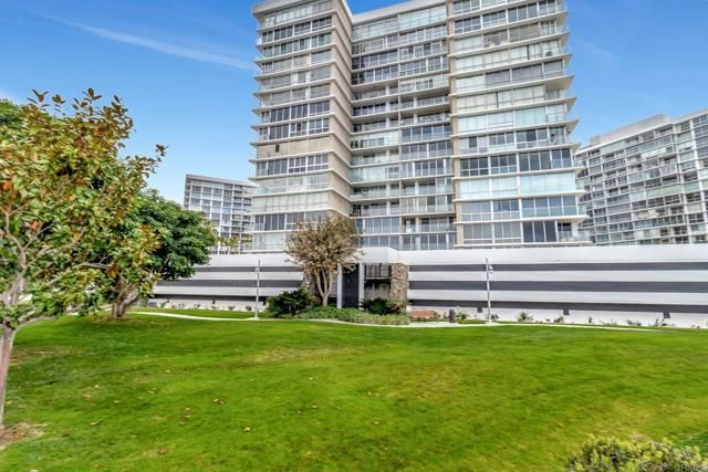 1820 Avenida Del Mundo 208, Coronado, CA 92118