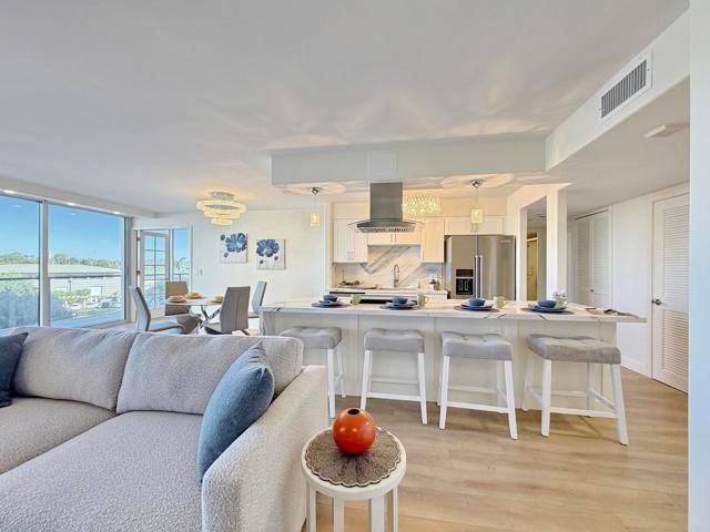 1820 Avenida Del Mundo 208, Coronado, CA 92118