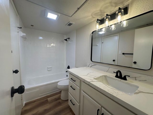 14777 Wunderlich Drive 706, Houston, TX 77069