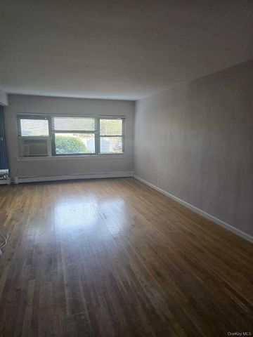 5 Adelaide Street B2D1, Floral Park, NY 11001