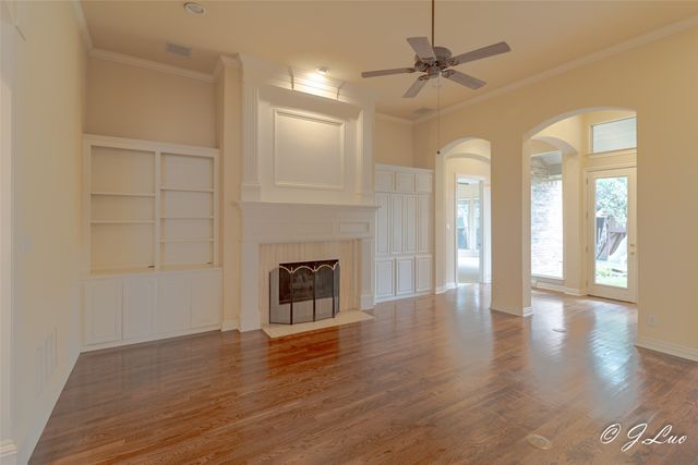 1053 Sir Lancelot Circle, Lewisville, TX 75056