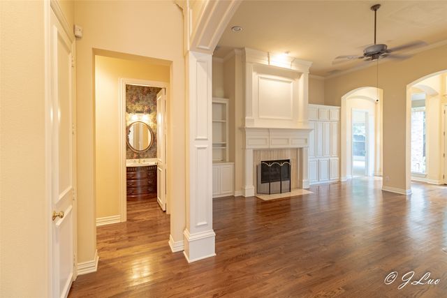 1053 Sir Lancelot Circle, Lewisville, TX 75056