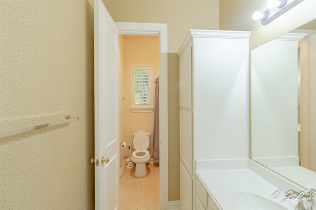 1053 Sir Lancelot Circle, Lewisville, TX 75056