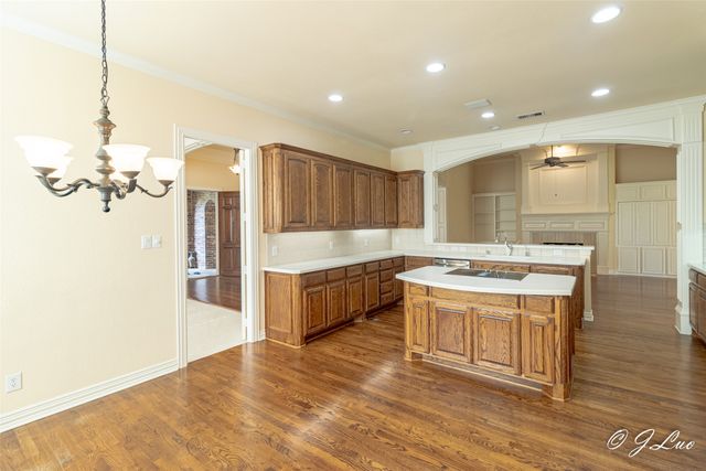 1053 Sir Lancelot Circle, Lewisville, TX 75056