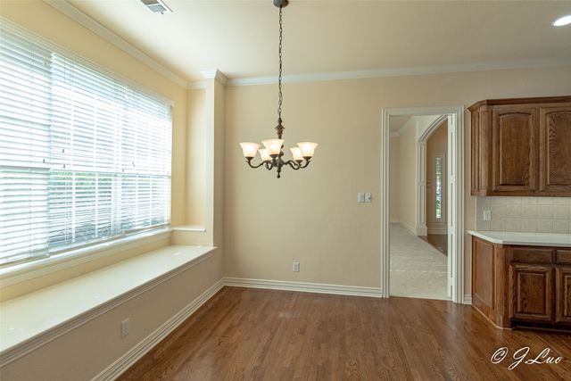 1053 Sir Lancelot Circle, Lewisville, TX 75056