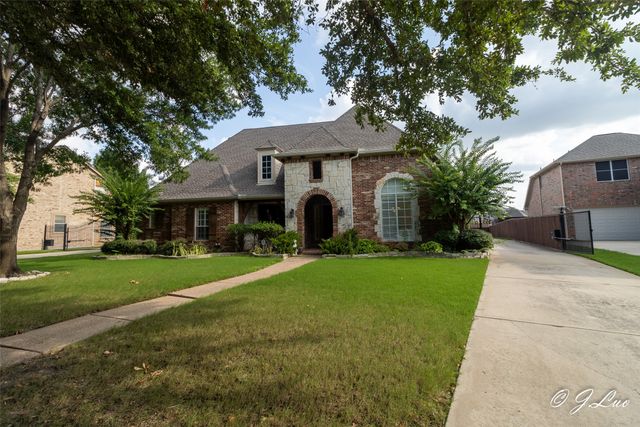 1053 Sir Lancelot Circle, Lewisville, TX 75056