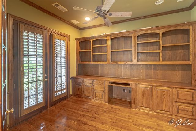 1053 Sir Lancelot Circle, Lewisville, TX 75056