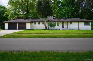 19041 Bungalow Drive, Lathrup Village, MI 48076