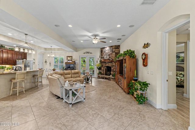 1104 N Boston Avenue, Deland, FL 32724