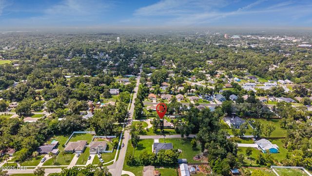 1104 N Boston Avenue, Deland, FL 32724