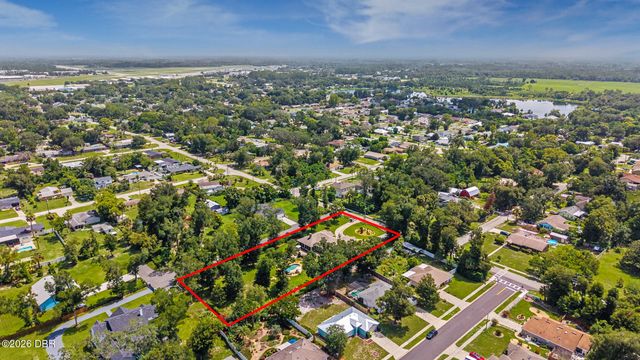 1104 N Boston Avenue, Deland, FL 32724