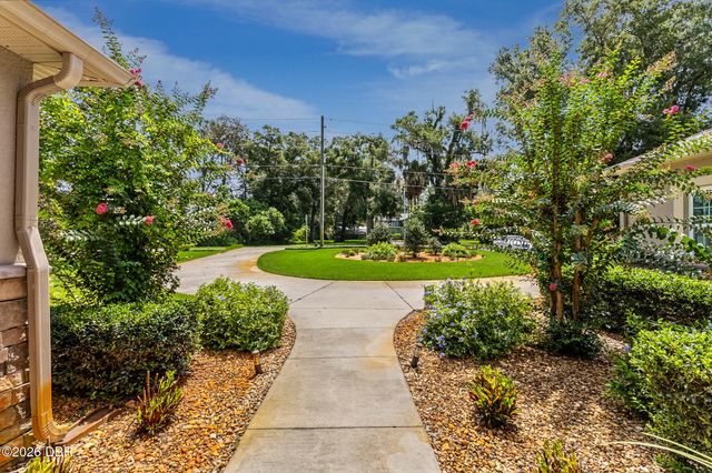 1104 N Boston Avenue, Deland, FL 32724
